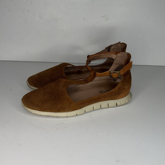 Sundance Mamzelle Lorelei Perforated TStrap Suede Shoe - Picture 5 of 14